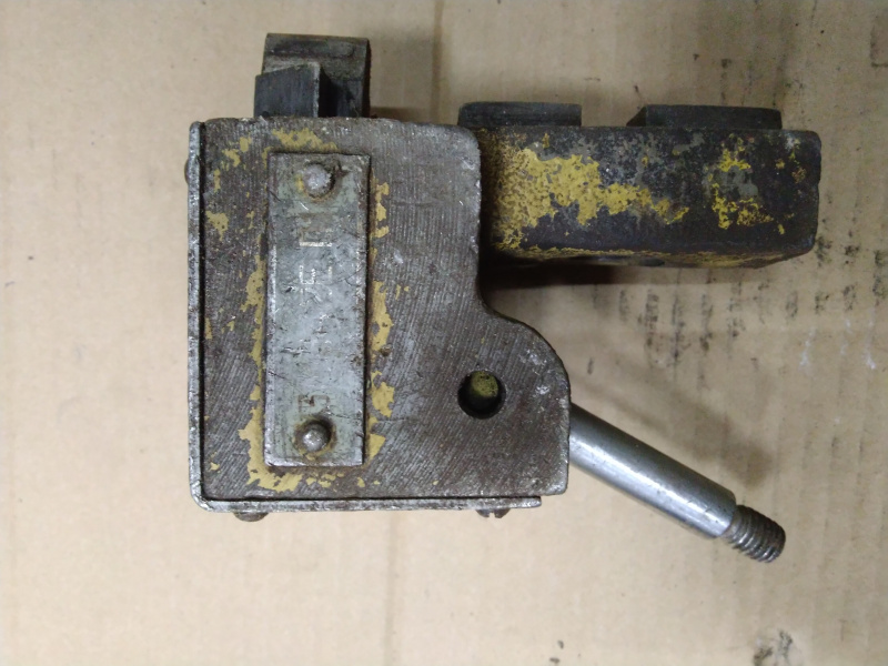 Бабка универсальная . 3 М 642 Е 1 П 1
