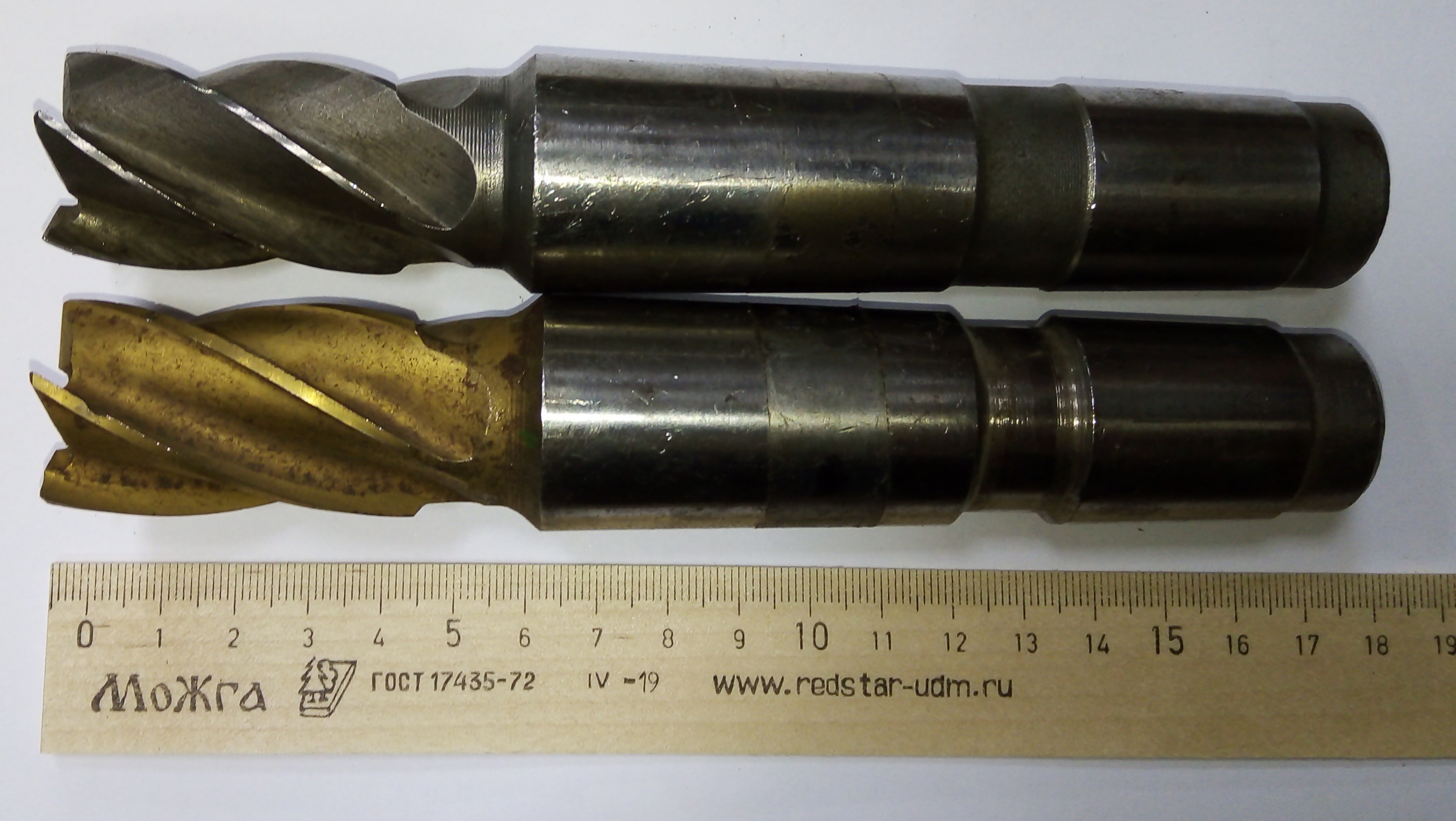 Фреза Концевая d 28х50 к/х Z=5 КМ4 Р6М5 (мелкие сколы-вмятины)