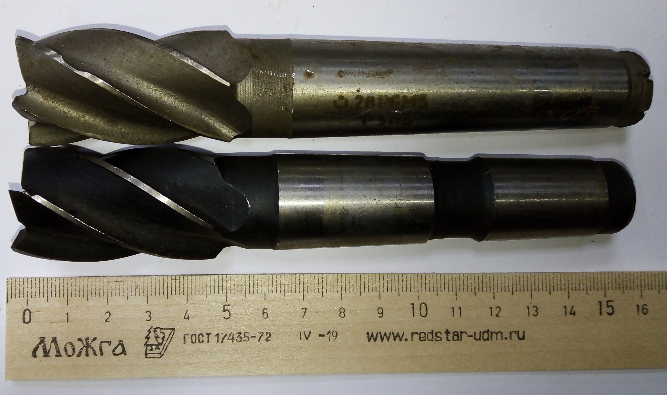 Фреза Концевая d 28х45 к/х Z=5 КМ3 Р6М5 (сколы-вмятины)