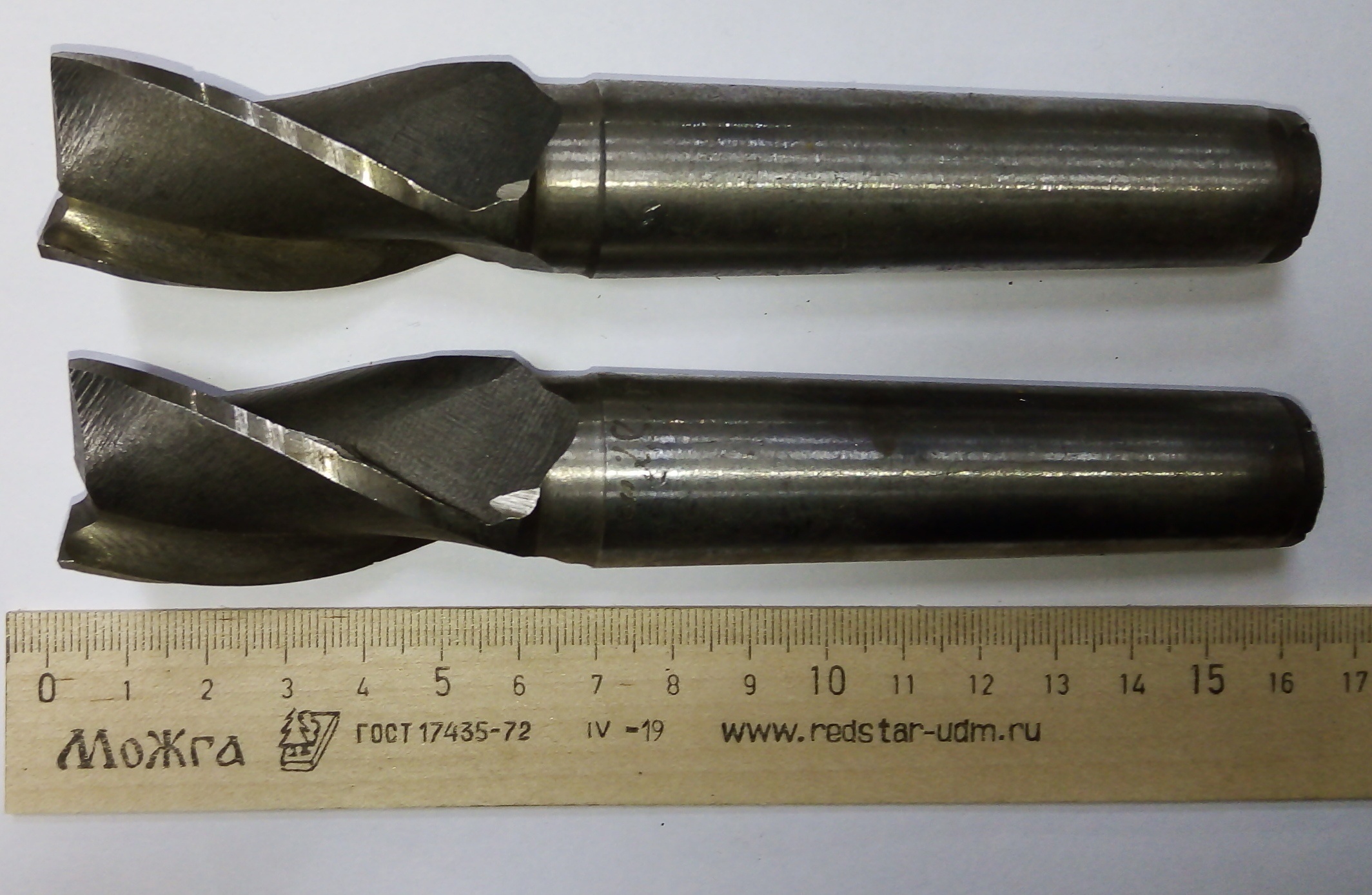 Фреза Концевая d 28х50 к/х Z=3 КМ3 Р6М5 (мелкие сколы-вмятины)