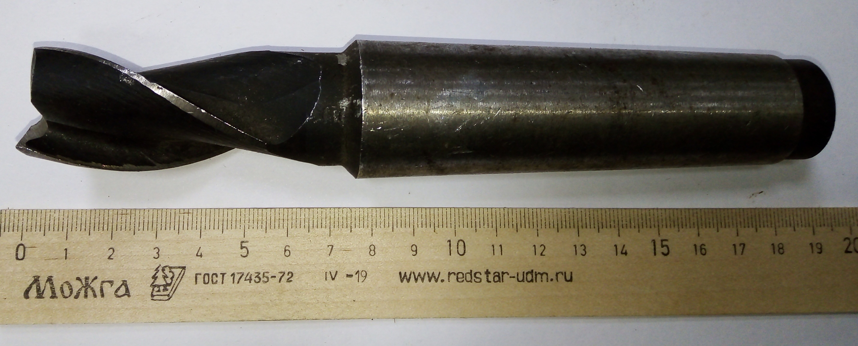 Фреза Концевая d 28х50 к/х Z=3 КМ4 Р6М5 (мелкие сколы-вмятины)