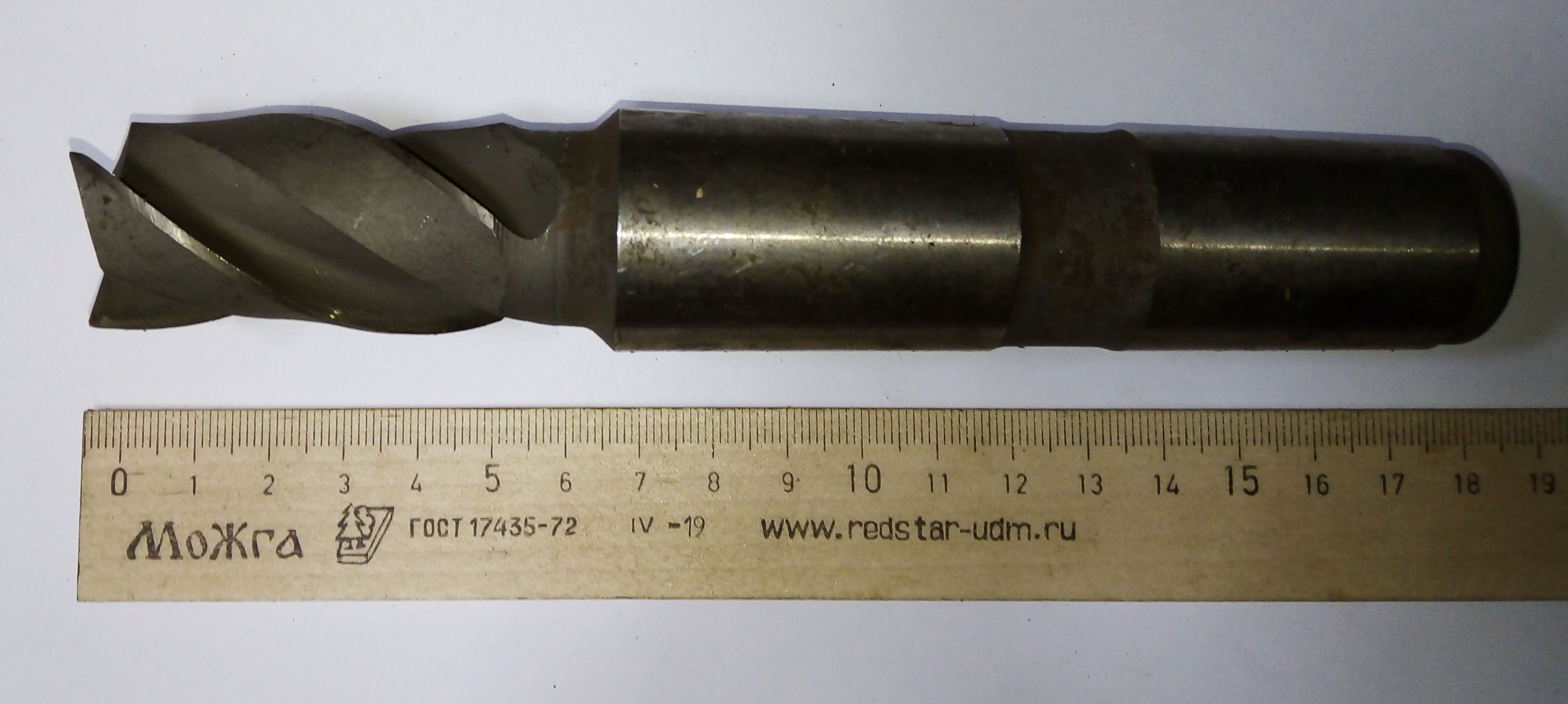 Фреза Концевая d 28х55 к/х Z=3 КМ4 Р18 (нетоварный вид)