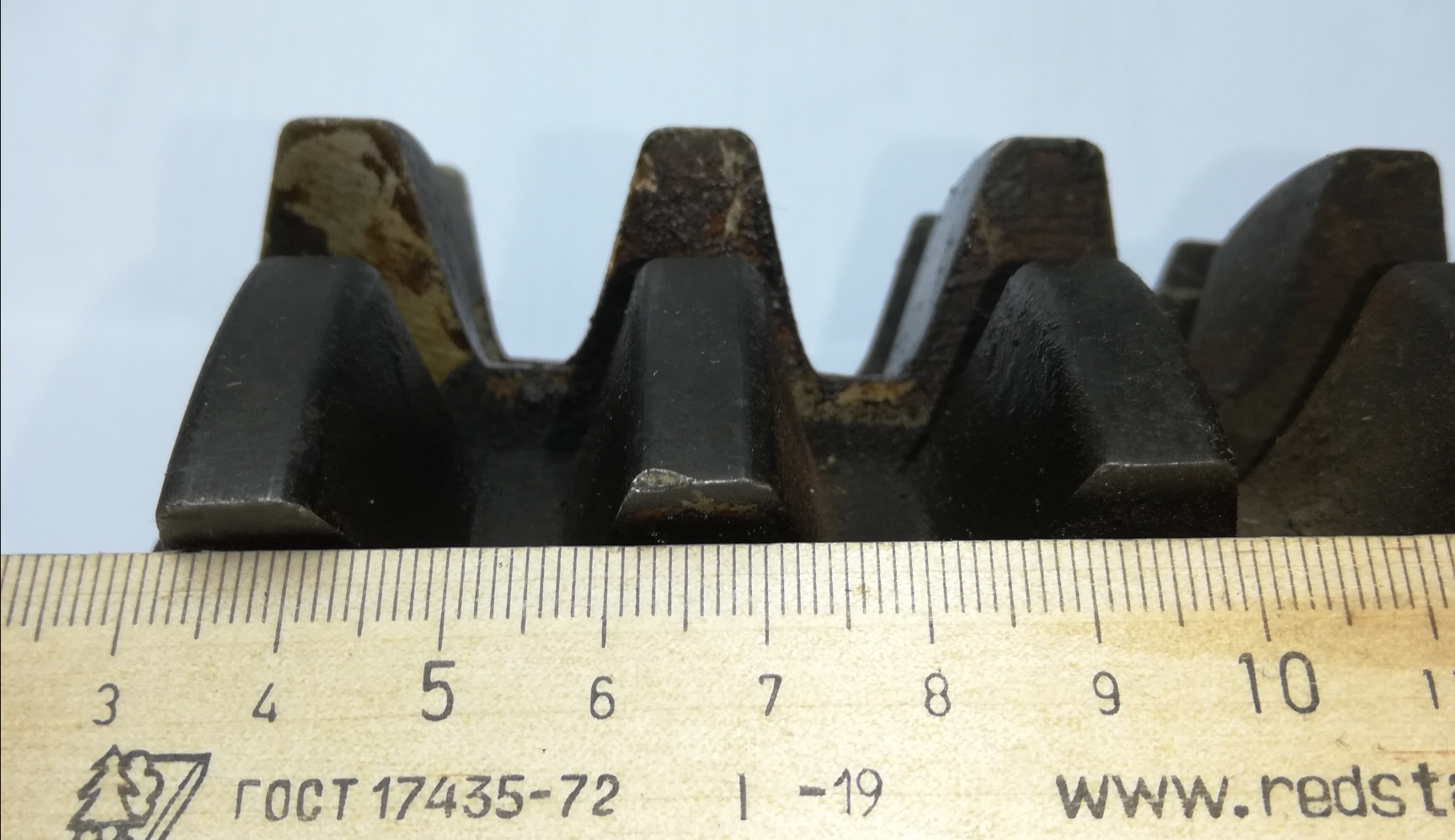 Фреза червячная зуборезная модульная М9,0 Кл-В 5°12'  t=28,27