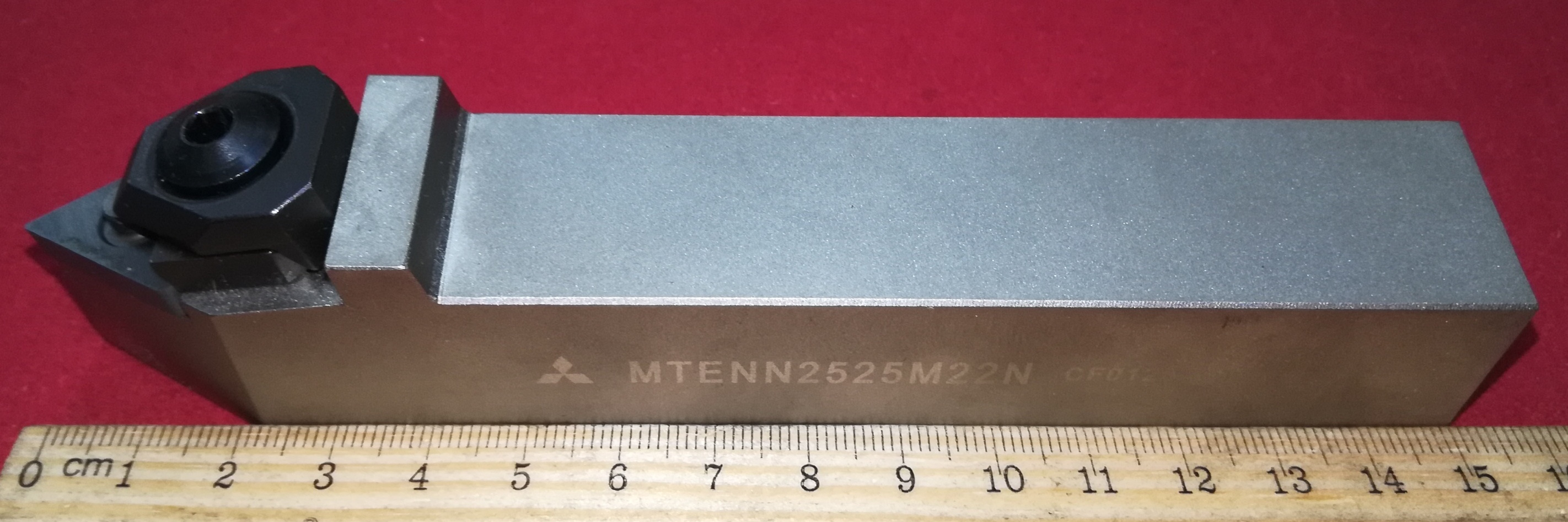 Державка прямая проходная MTENN 2525 M 22 N
