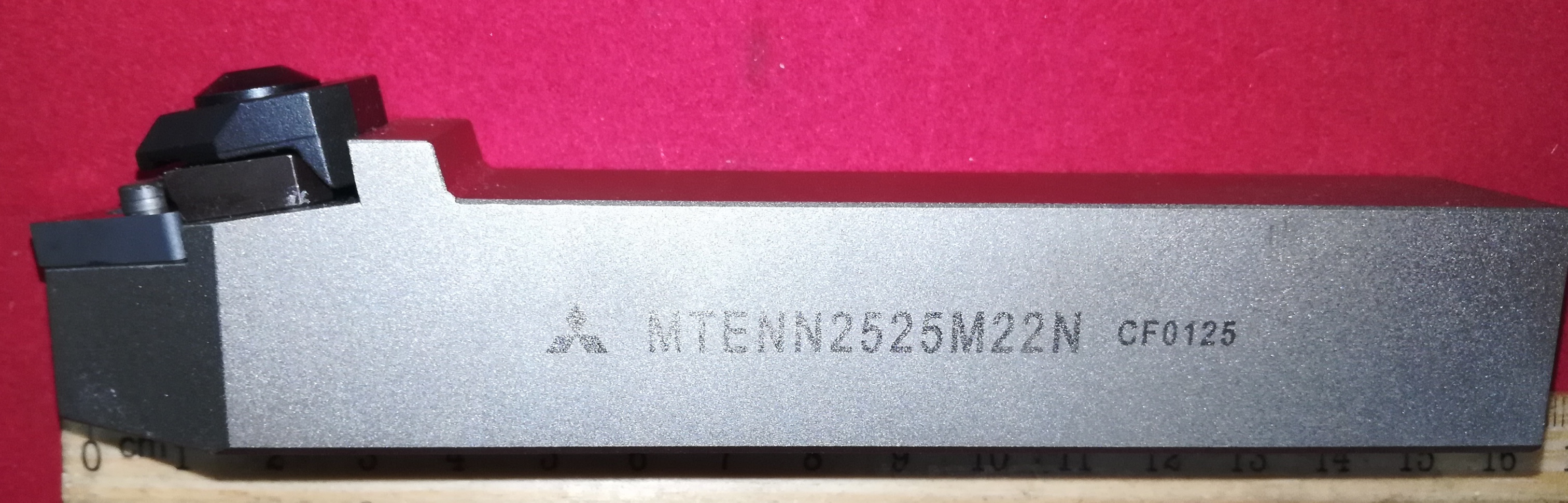Державка прямая проходная MTENN 2525 M 22 N