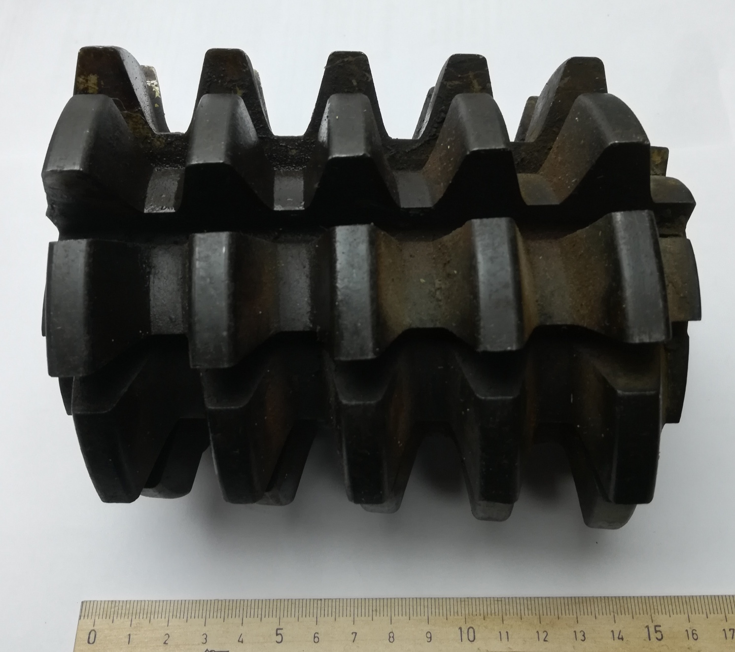 Фреза червячная зуборезная модульная М9,0 Кл-В 5°12'  t=28,27