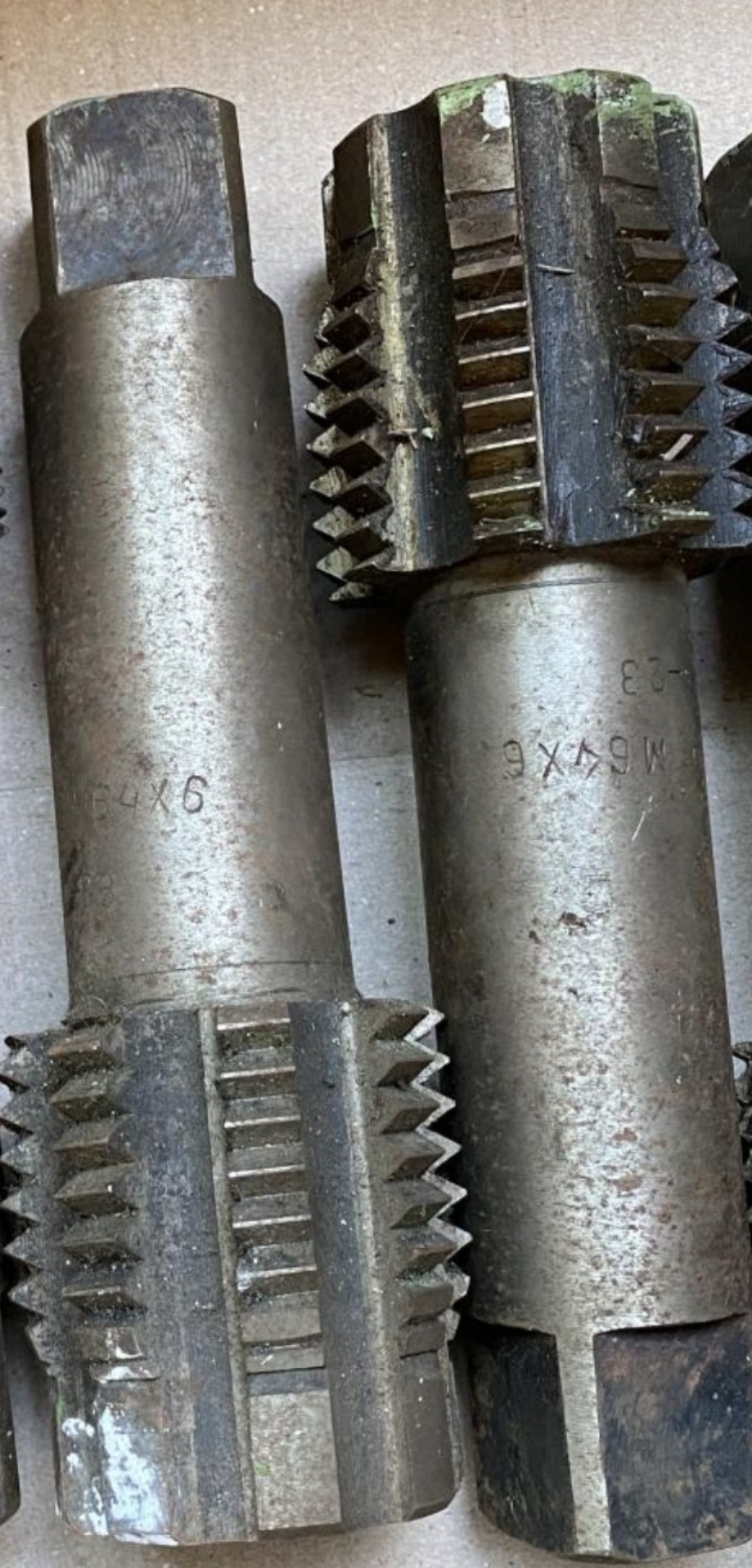 Метчик М64х6 ручной