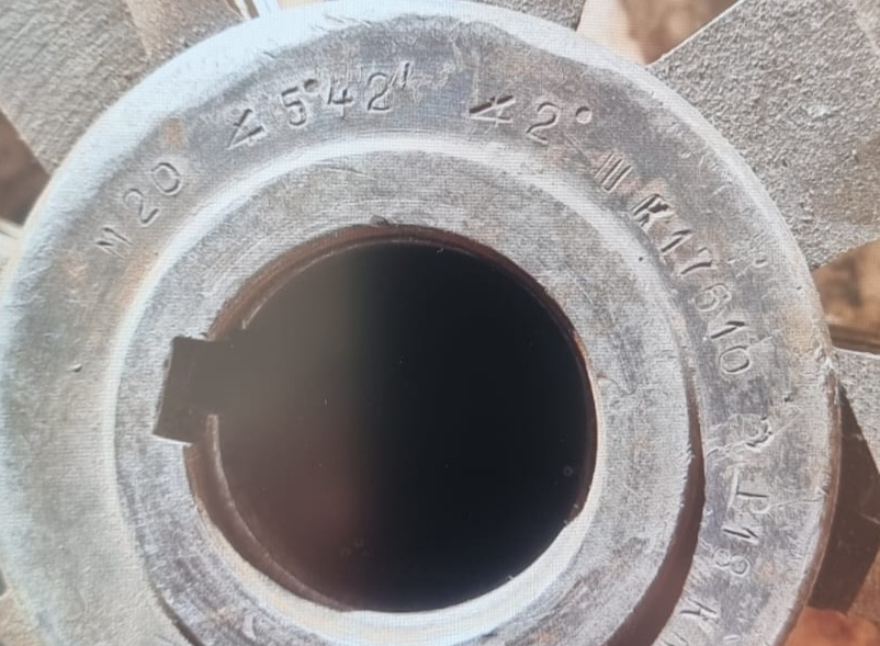 Фреза червячная зуборезная модульная М20,0 Кл-С 20° 5°42' 2° ШК17610 Р18 сборная