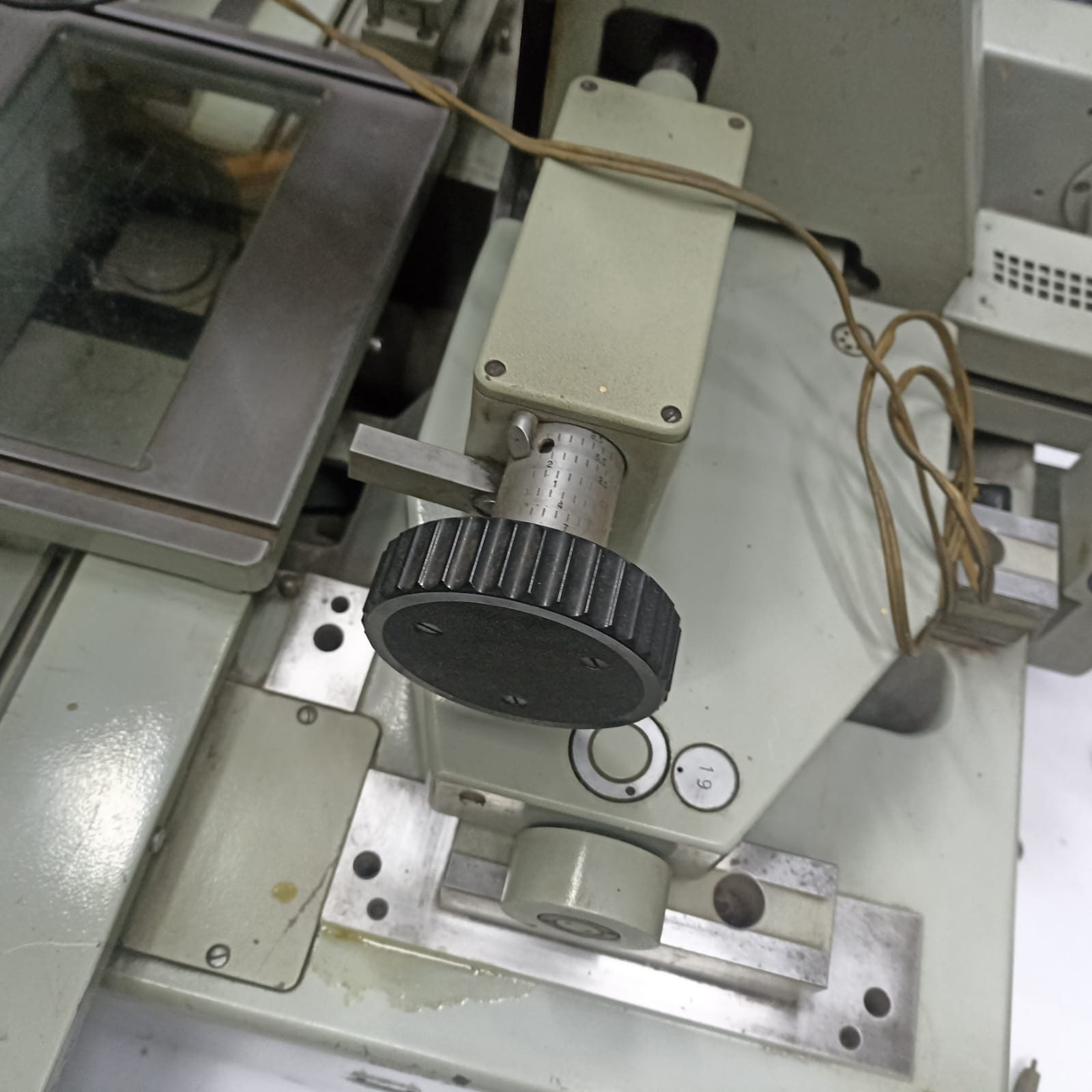 Микроскоп универсальный измерительный carl zeiss jena