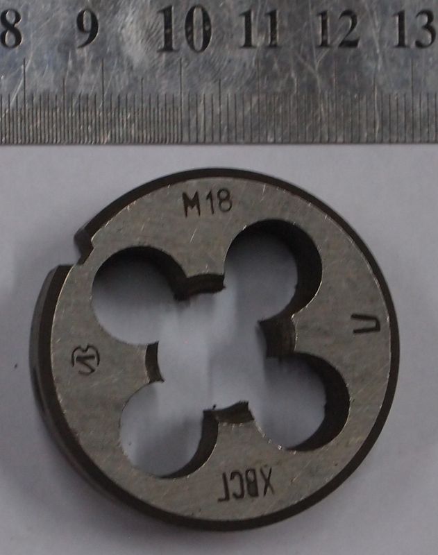 Плашка М 18х(2,5) левая