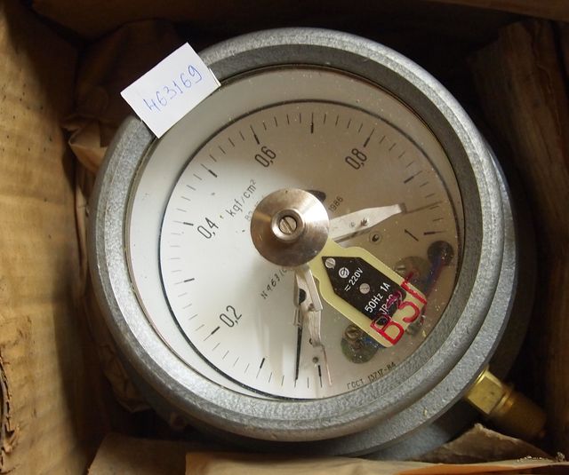 Манометр В Э - 16 Рб 0 - 1 кгс / см2 ( 0,02 кгс / см2 ) 220 В , 50 Hz , 1 А , №463169 GAS
