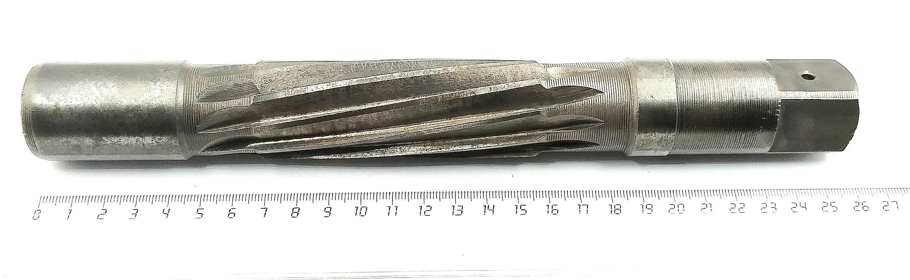 Развертка ручная d 32 ц/х 9ХС  Z=10
