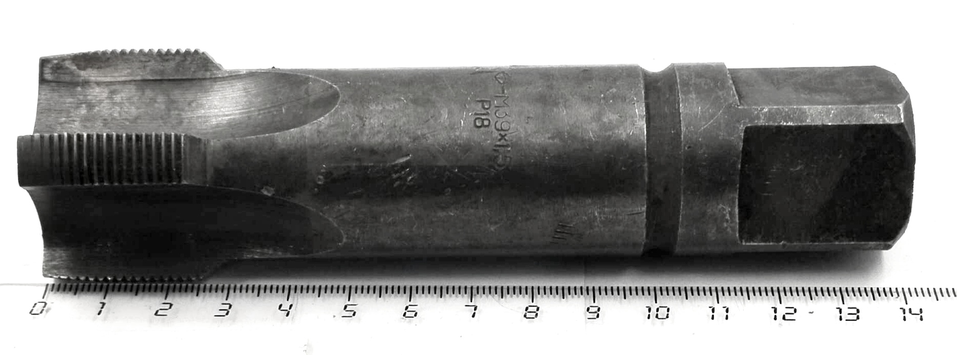 Метчик М39х1,5 м/р сквозной Р18