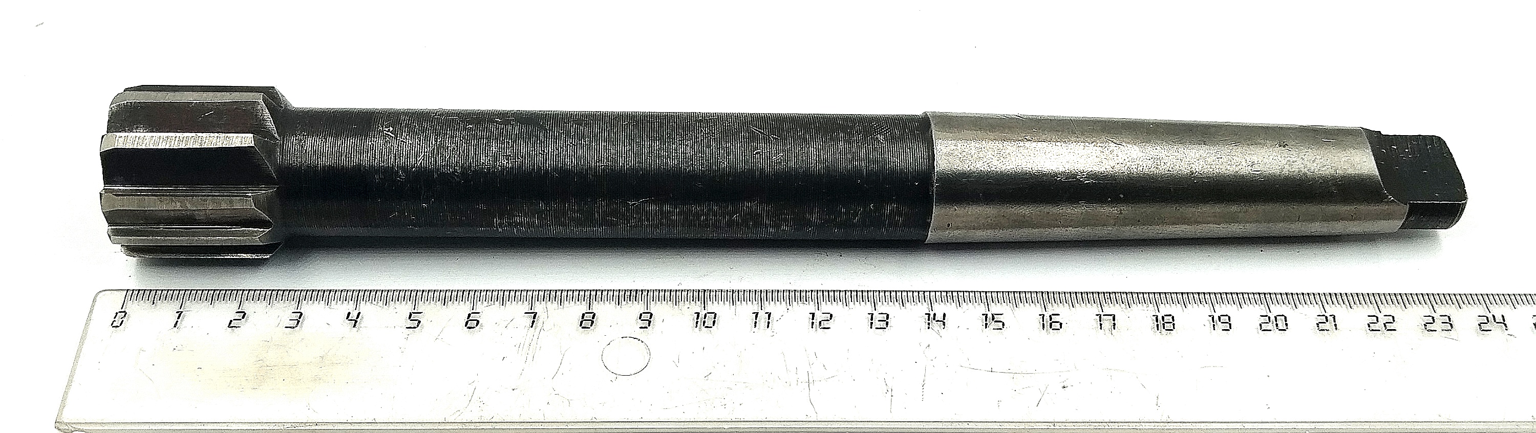 Развертка машинная d 30,7 к/х КМ3 Р6М5 Z=10 (Карандаш)