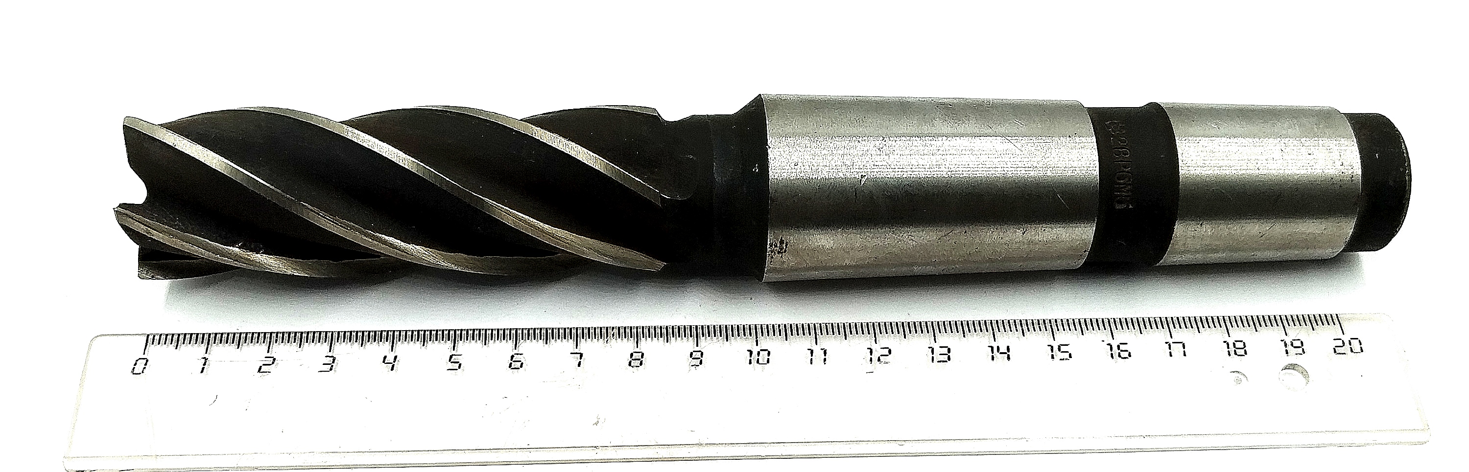 Фреза Концевая d 28х85 к/х Z=5 КМ4 Р6М5