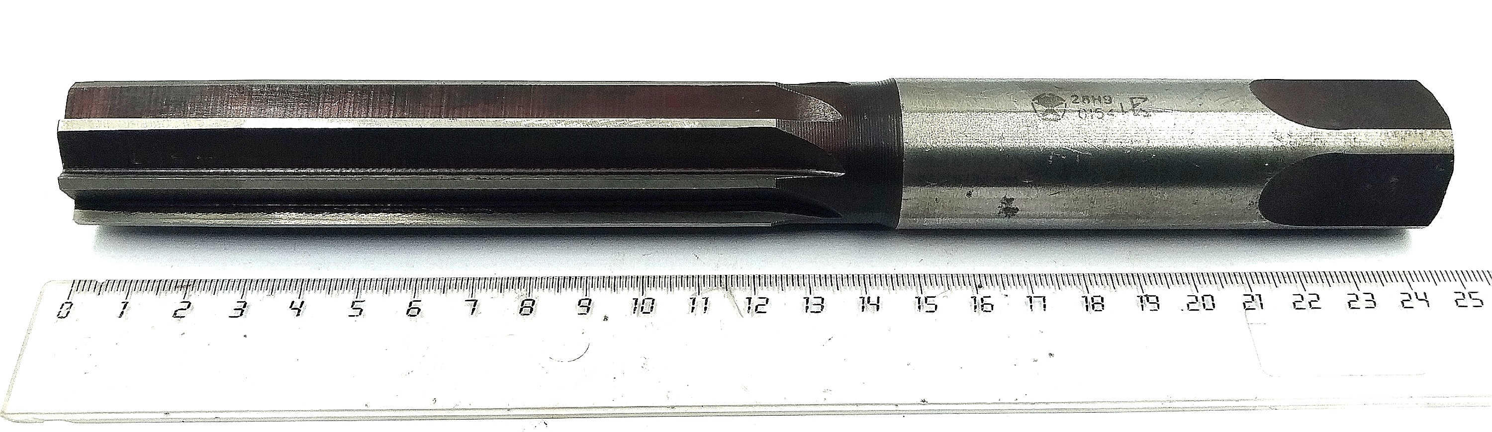 Развертка ручная d 28 H9 ц/х Z=8