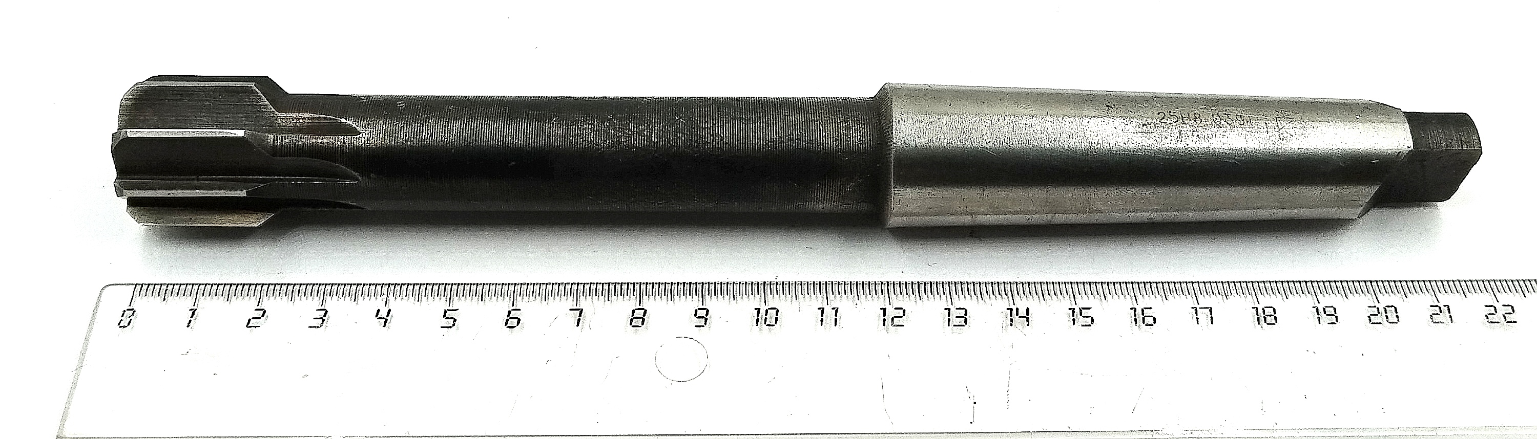 Развертка машинная d 25 Н8 к/х КМ3 Р6М5 Z=8