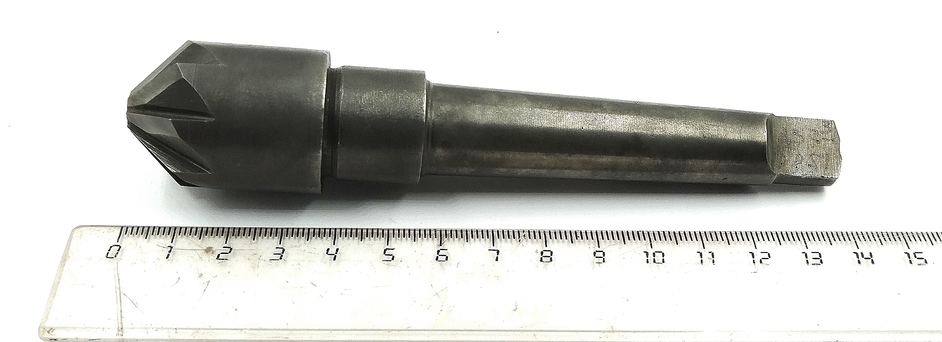 Зенковка 28х90° КМ2 Р18 Z=8 (Карандаш)