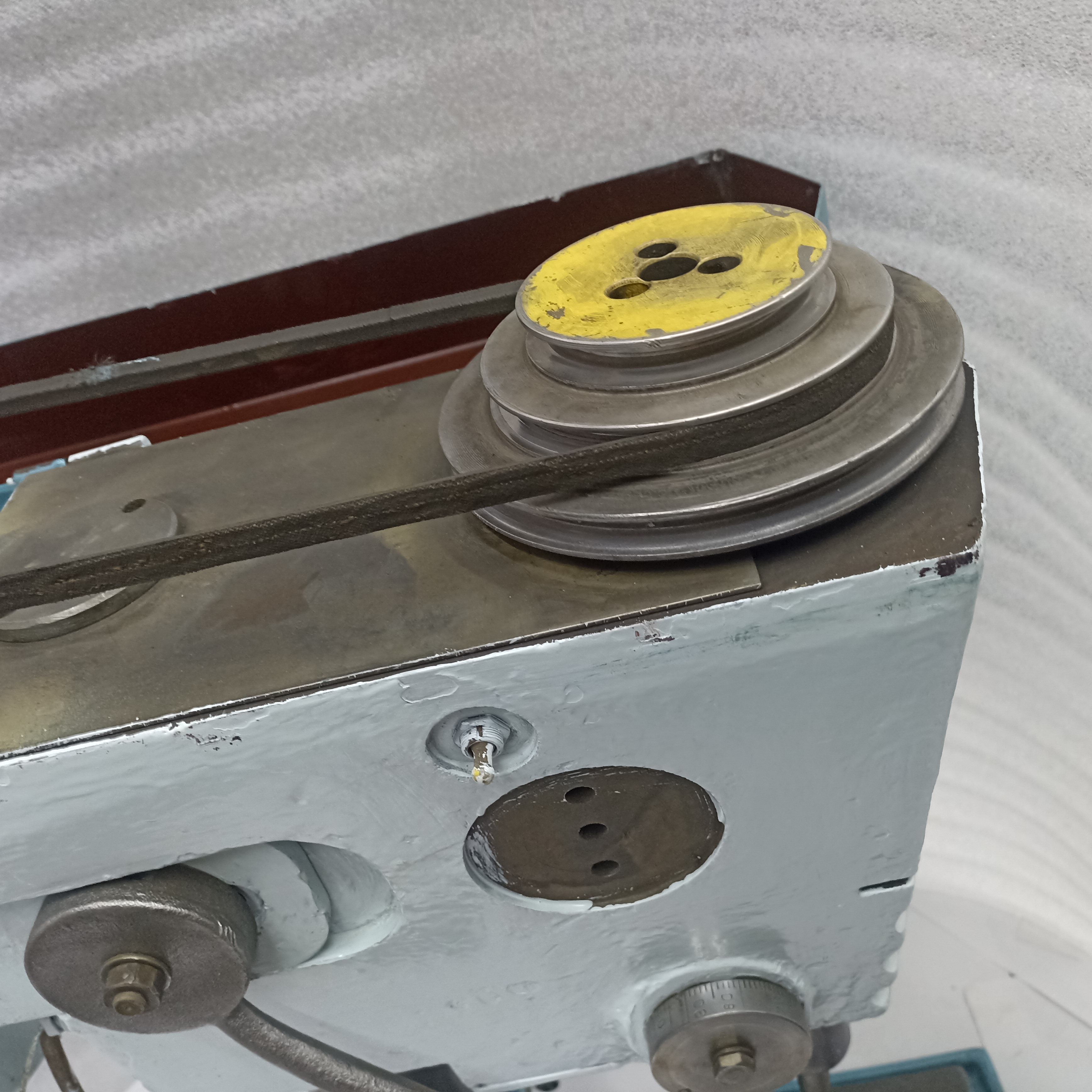 Станок сверлильный настольный  380/220V , шпиндель  -В18 стол 225Х225мм