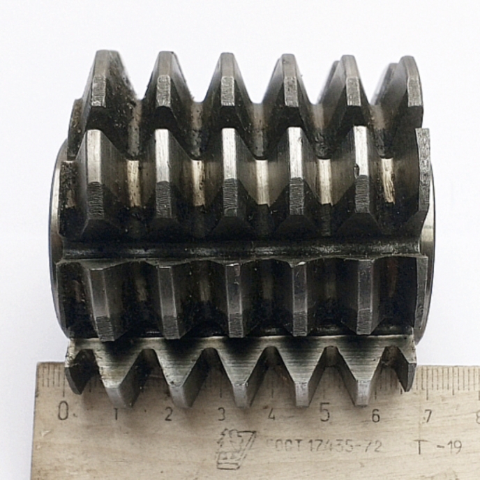Фреза червячная зуборезная модульная М3,5 Кл-С 20° 3°4' 3841 Р18 (70х75х27)