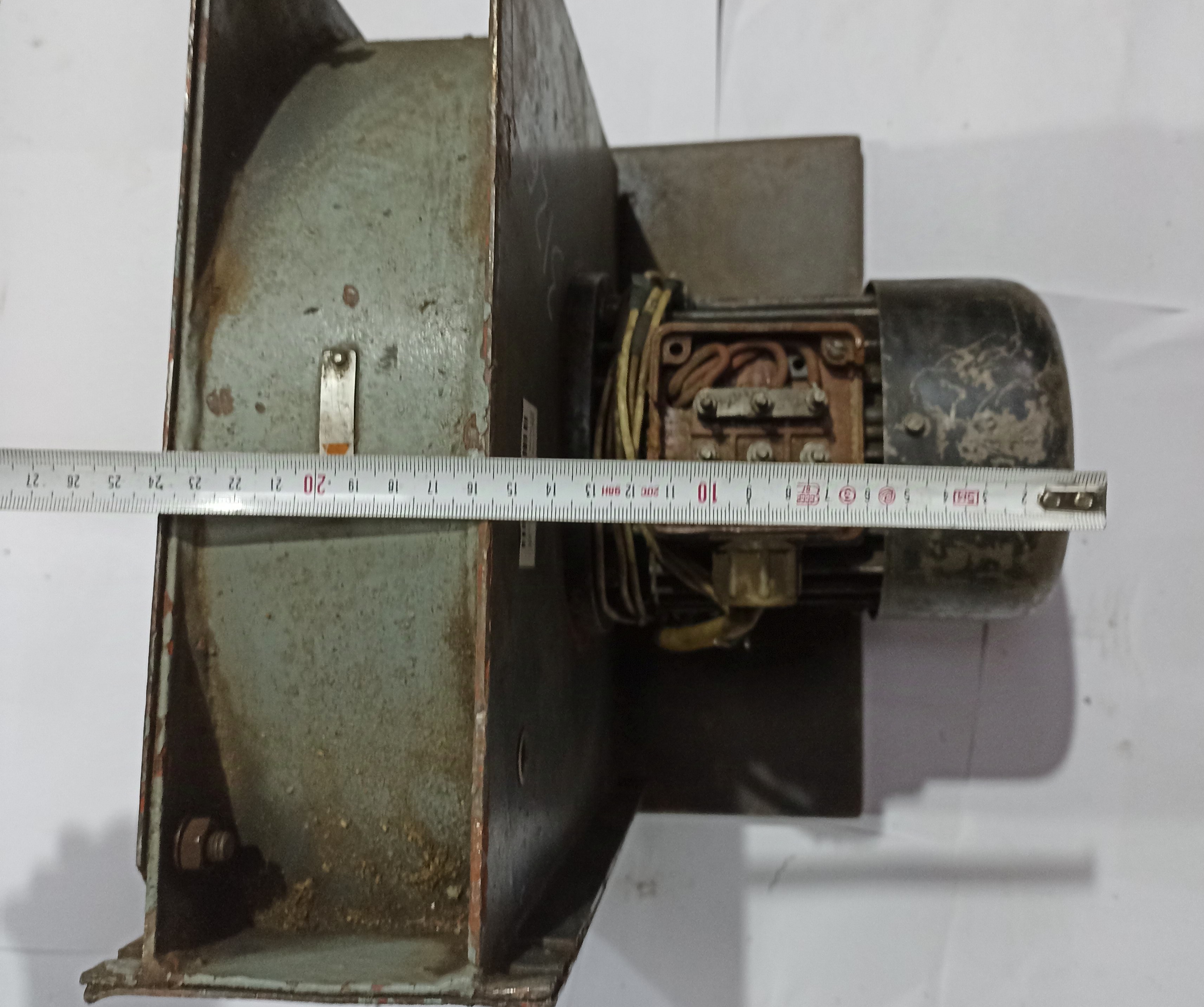 Вытяжка с электроматором 220/380V, 1360 об/мин, 0,37KW.