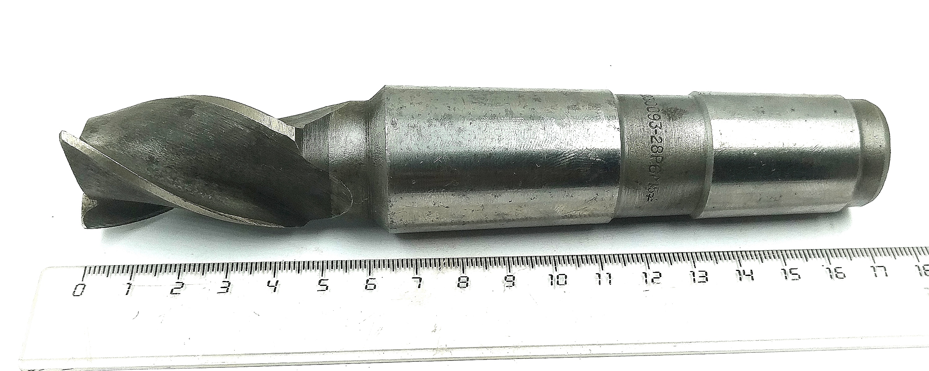 Фреза Концевая d 28х45 к/х Z=3 КМ4 Р6М5