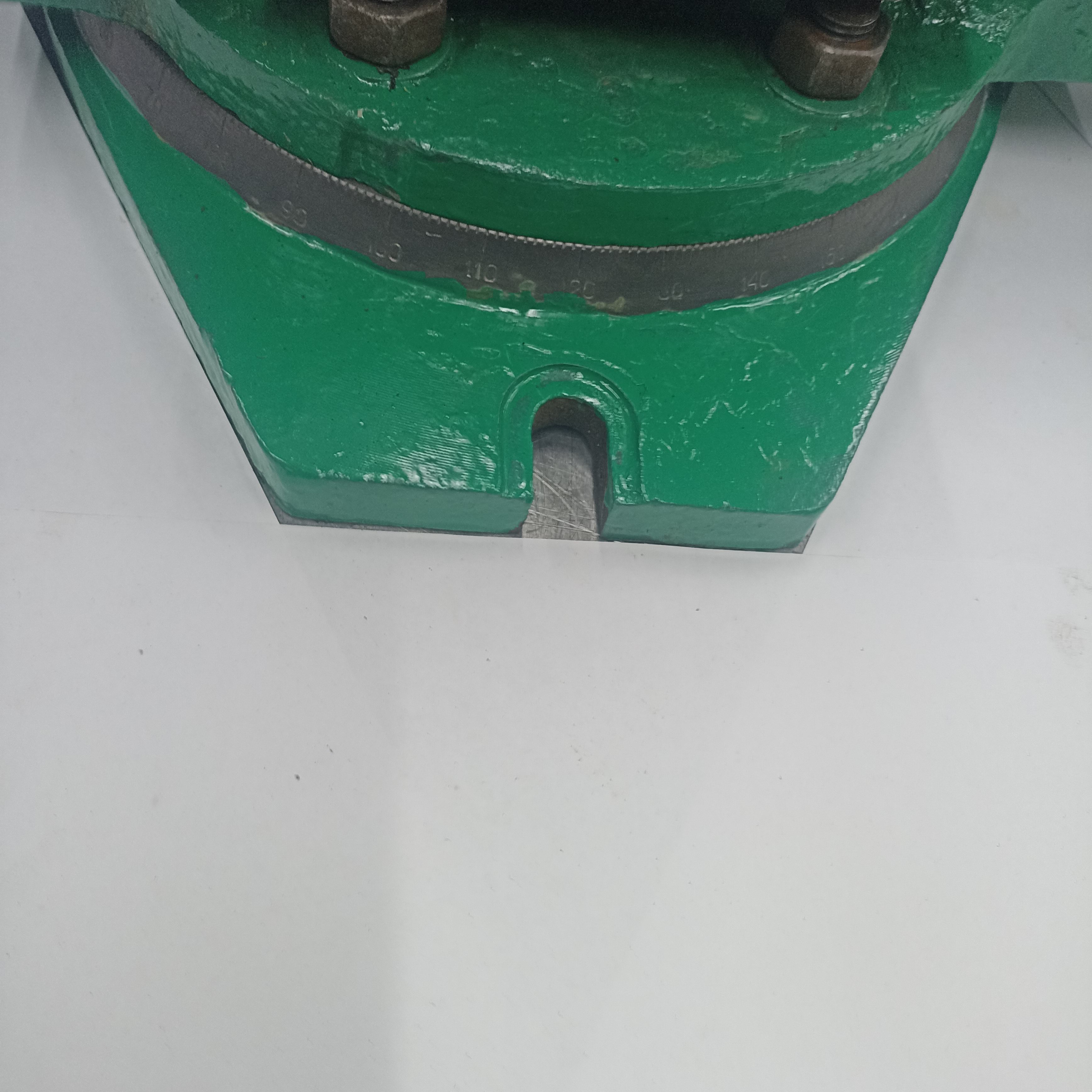 Тиски станочные поворотные 200 мм