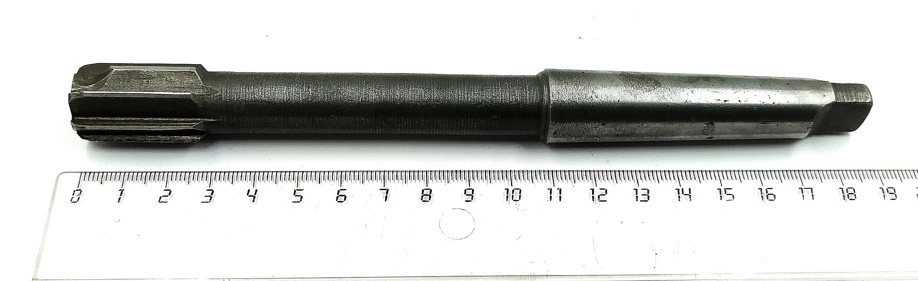 Развертка машинная d 19 №2 к/х КМ2 Р18 Z=8