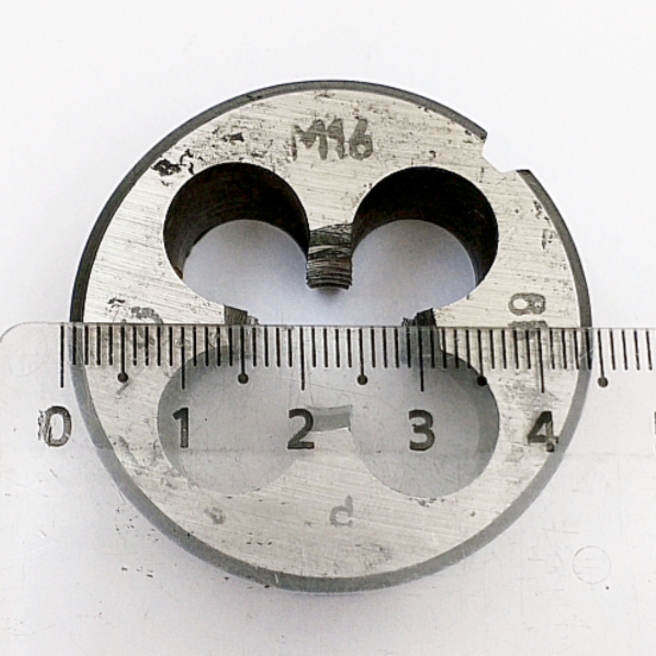 Плашка М16х2,0мм 6h 9ХС (D-45мм, L-18мм, 5-стружечных отв.) ГОСТ 9740-71