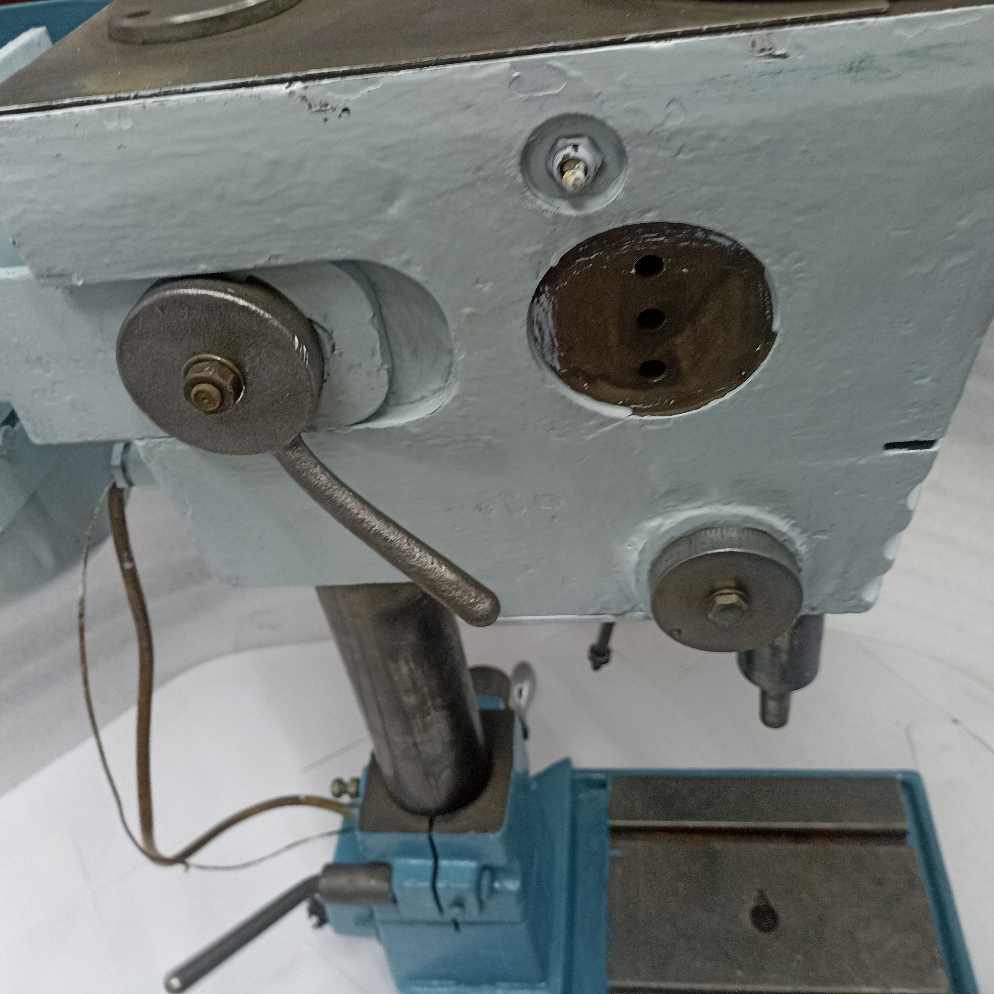 Станок сверлильный настольный  380/220V , шпиндель  -В18 стол 225Х225мм