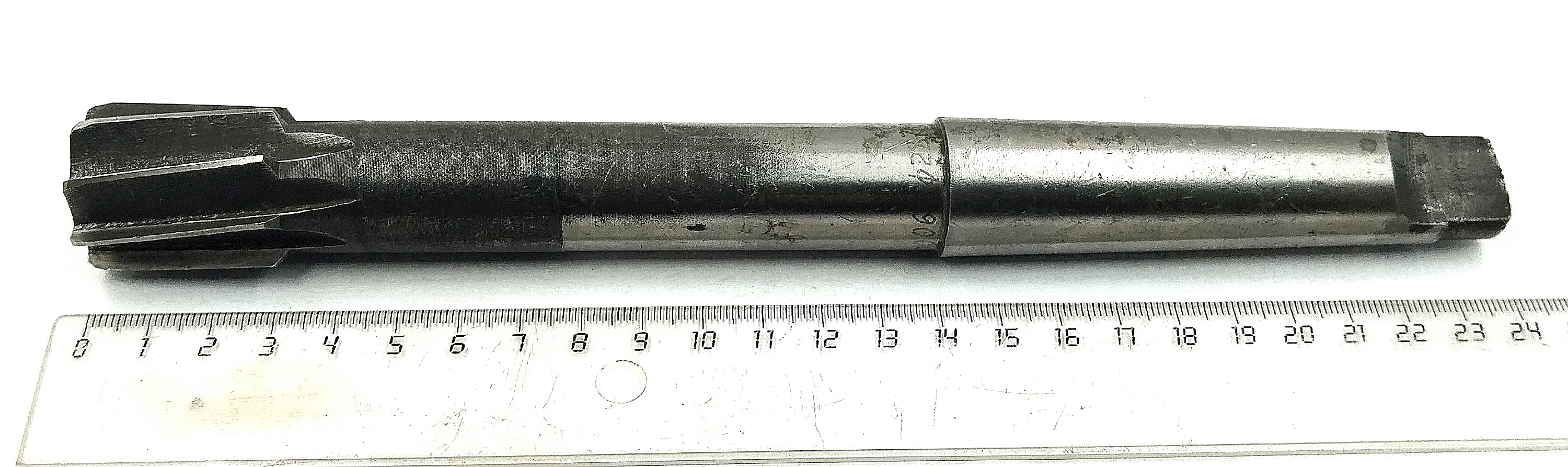 Развертка машинная d 28 к/х КМ3 А3Р6М5 Z=8 (Карандаш)