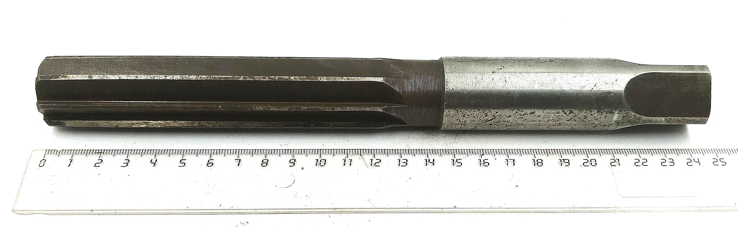 Развертка ручная d 28 ц/х Z=8