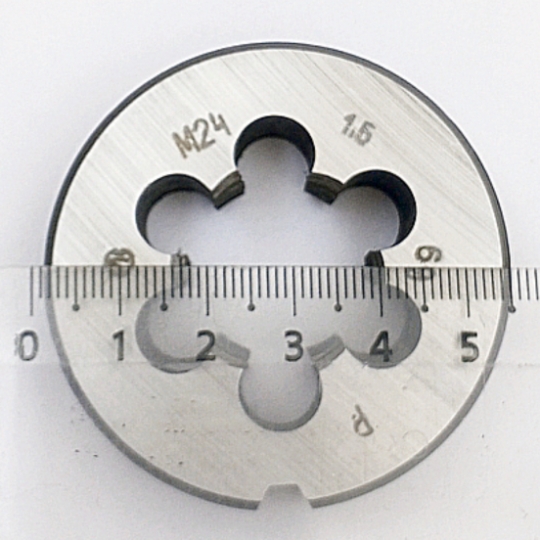 Плашка М24х1,5мм 9ХС 6g (d55мм, h16мм, 6-стружечных отв.) ГОСТ 9740-71