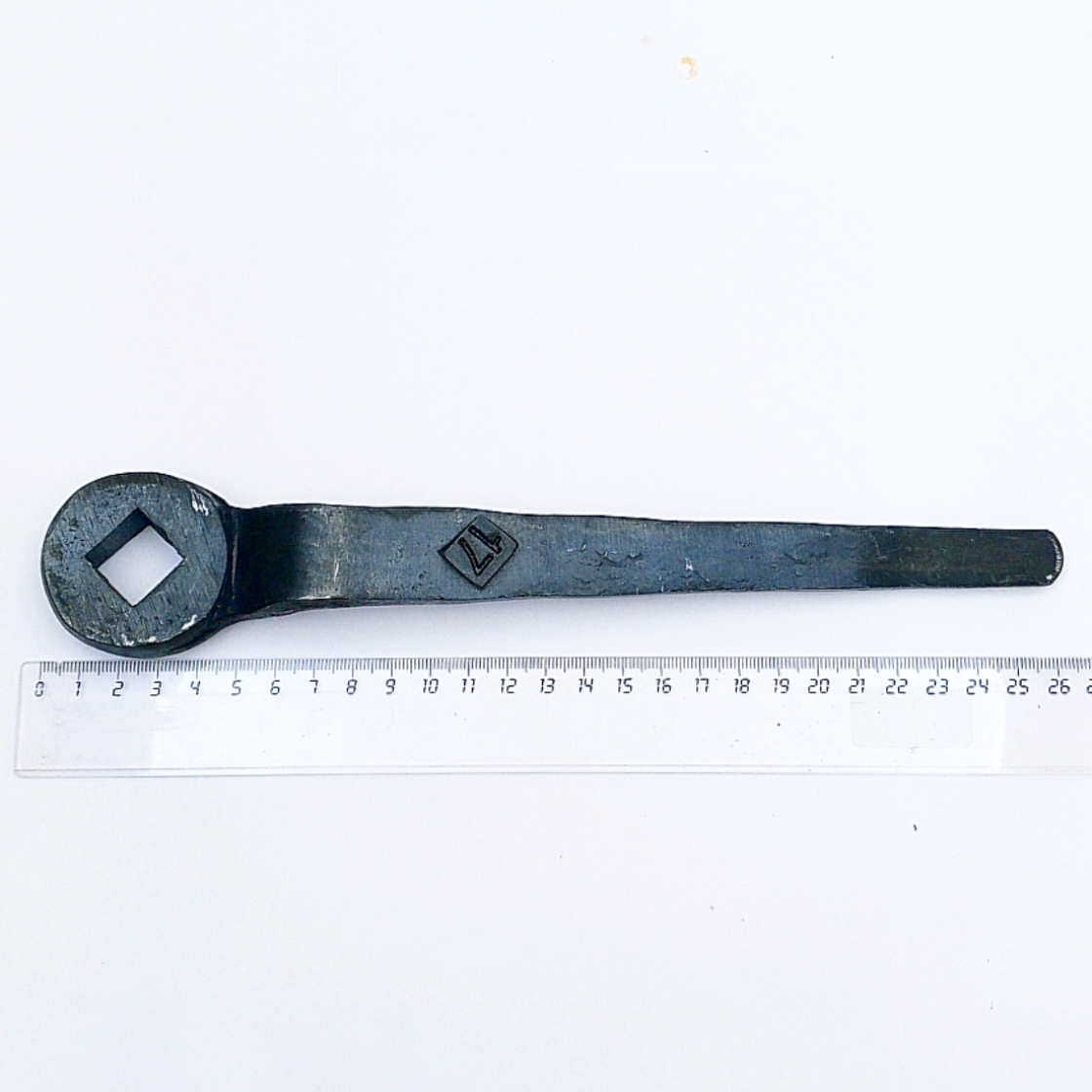 Ключ для тисков 17х17 L260мм