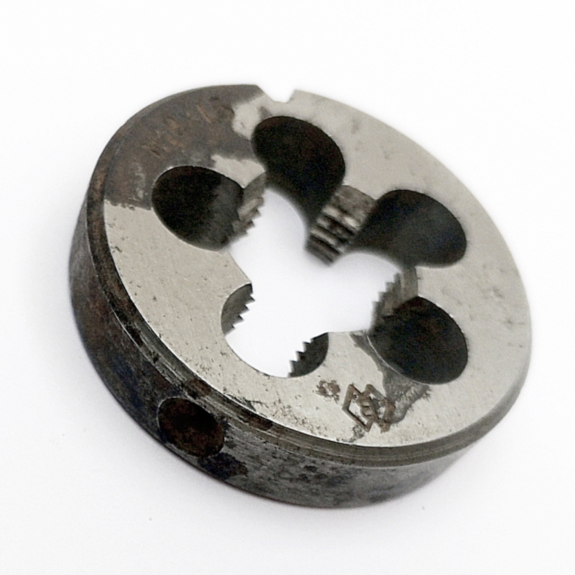Плашка М18х1,5 9ХС (D45мм, L10мм)