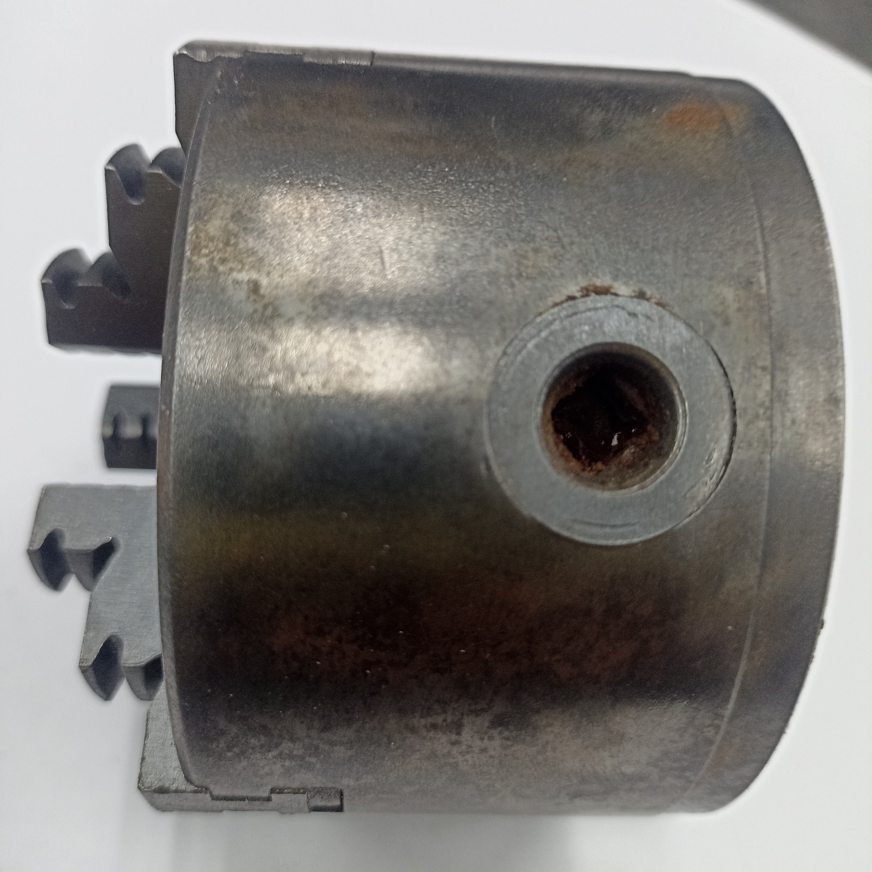 Патрон токарный самоцентрирующийся 3 х кулачковый 7100-0001  d 80 прямые кулачки на планшайбу