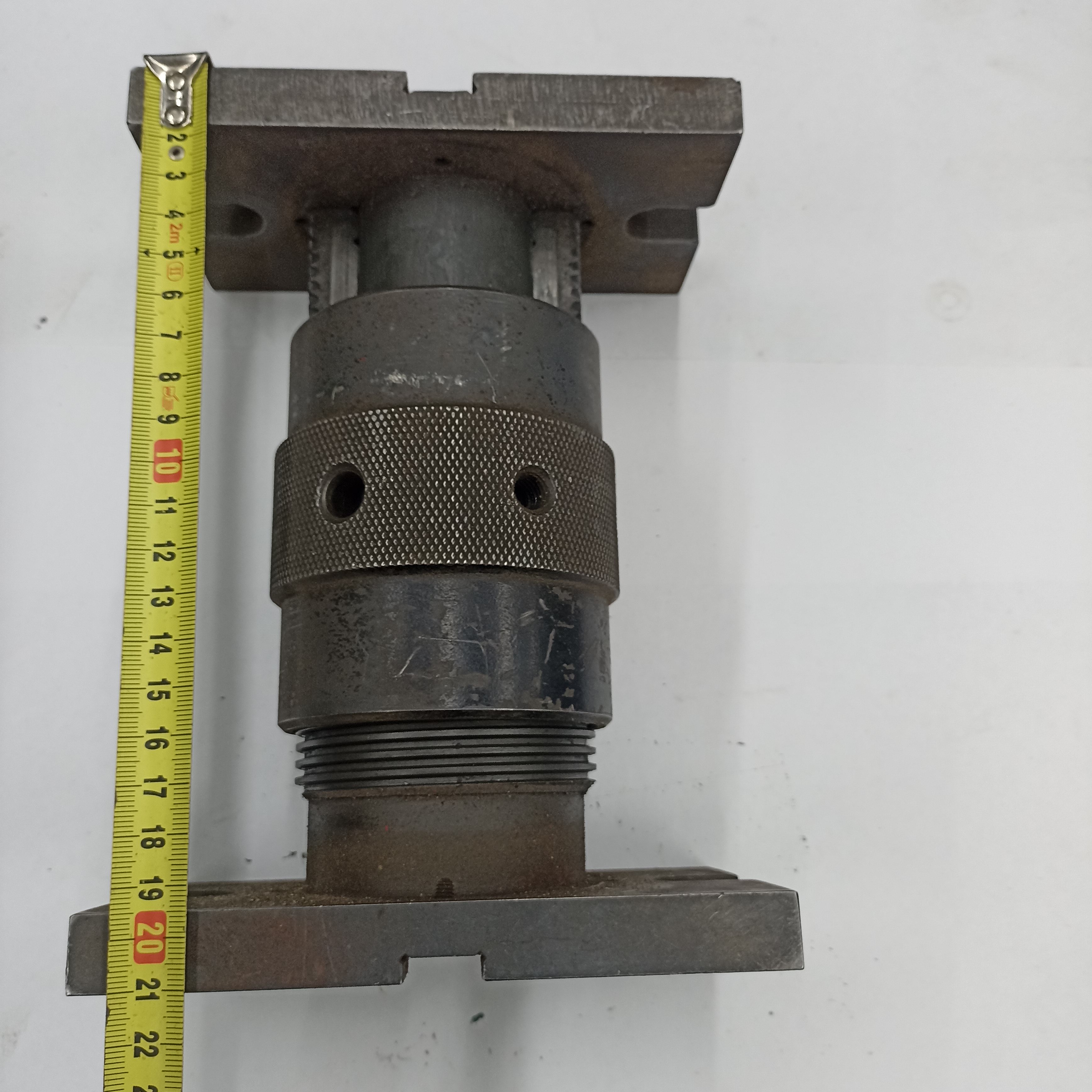 Домкрат (УСП) для фрезерного станка высота MAX 210mm, min 140mm