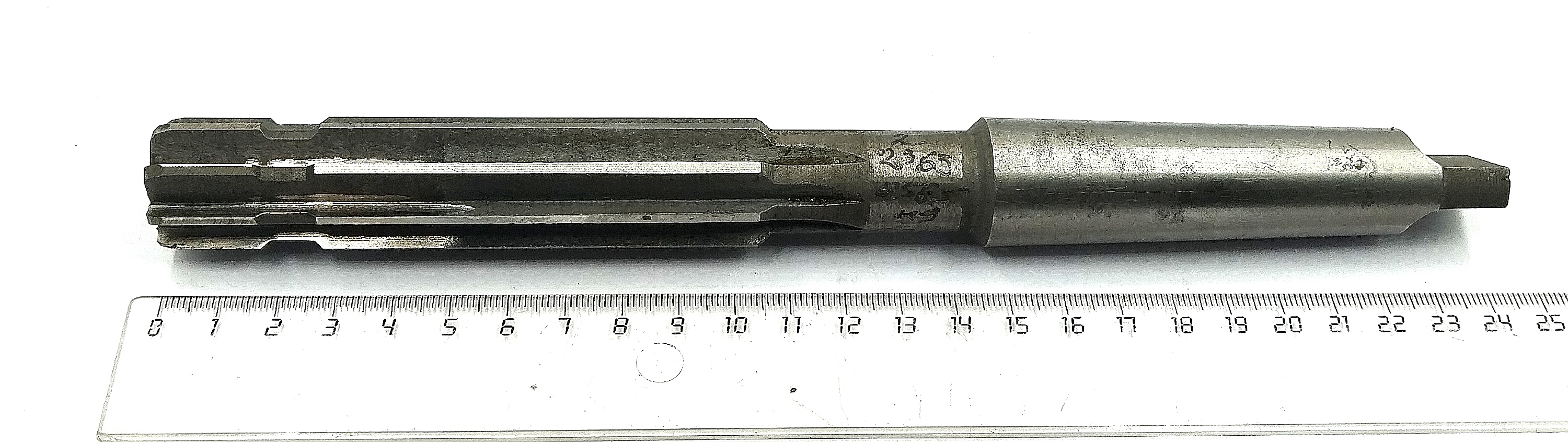 Развертка машинная d 24 H9 к/х КМ3 Р6М5 Z=8 (Карандаш)