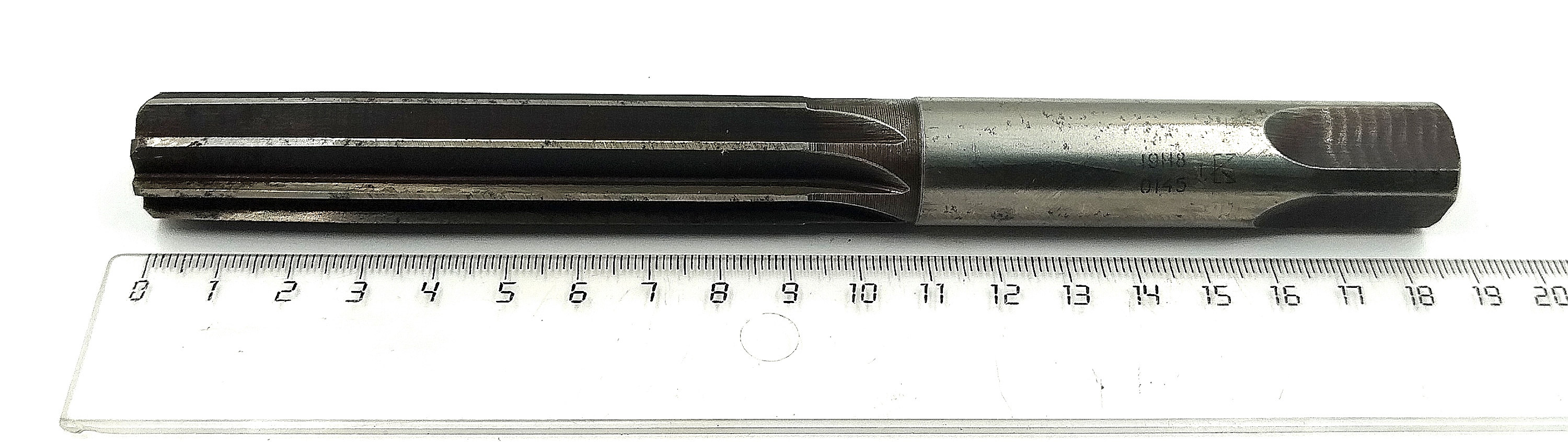 Развертка ручная d 19 H8 ц/х Z=8