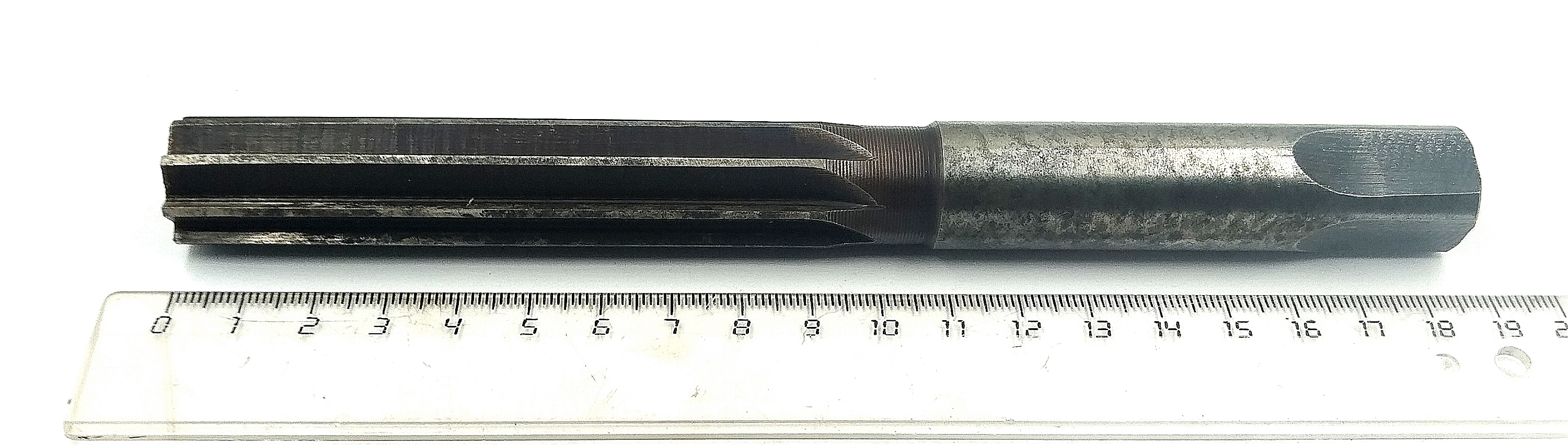 Развертка ручная d 19 ц/х Z=8