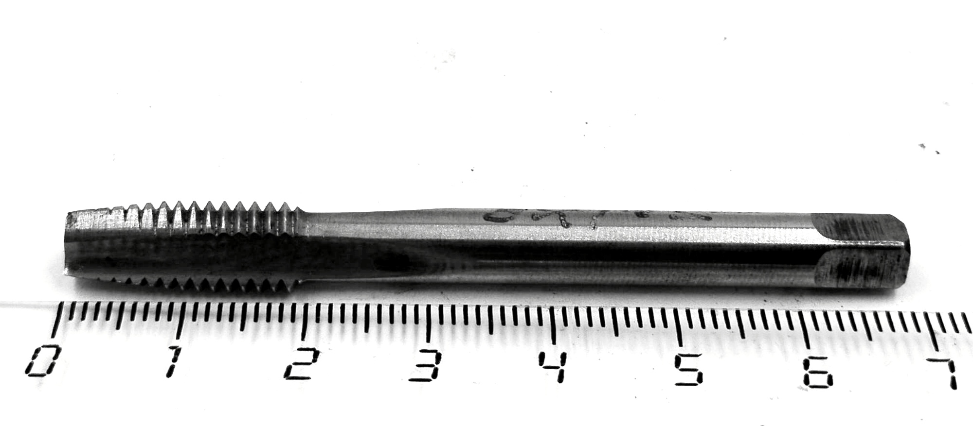 Метчик М8х1,25 ручной, сквозной