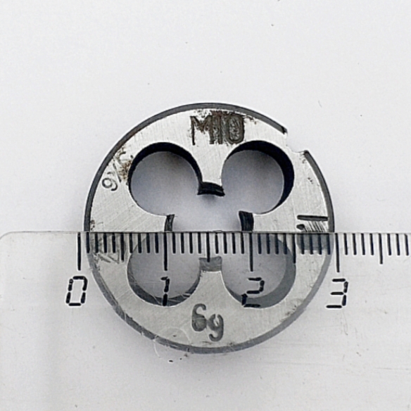 Плашка М10х1мм (d30мм, h11мм)
