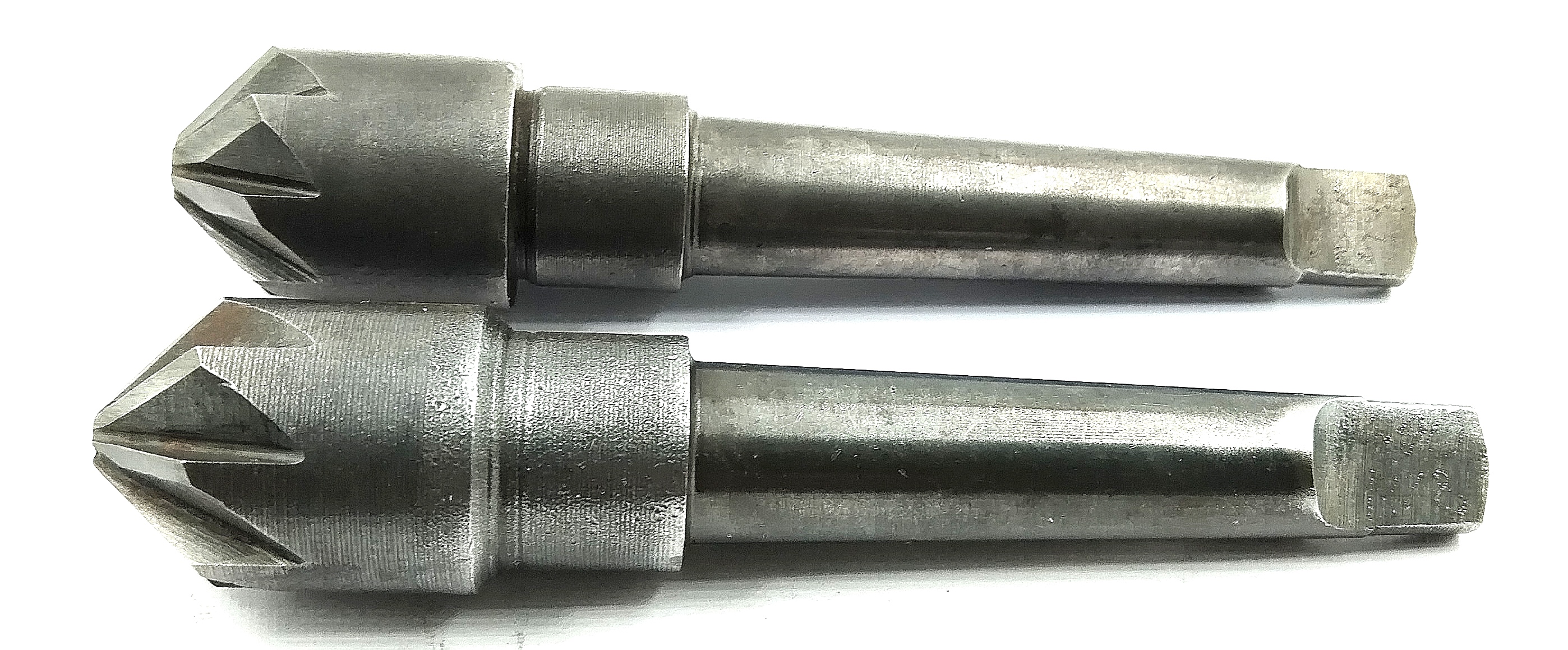 Зенковка 28х90° КМ2 Р18 Z=8 (Карандаш)