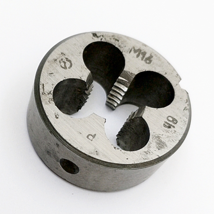 Плашка М16х2,0мм 6h 9ХС (D-45мм, L-18мм, 5-стружечных отв.) ГОСТ 9740-71