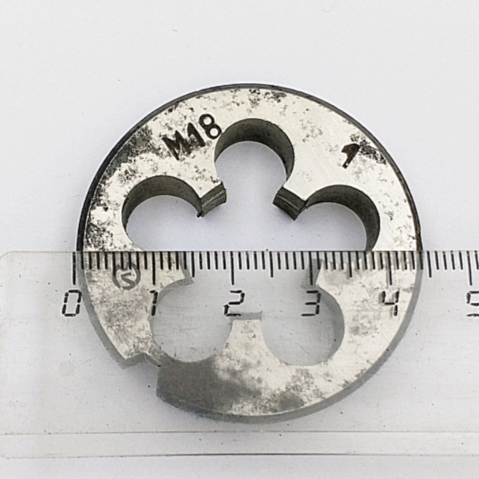 Плашка М18х1,0 9ХС (D45мм, L10мм) ГОСТ 9740-71