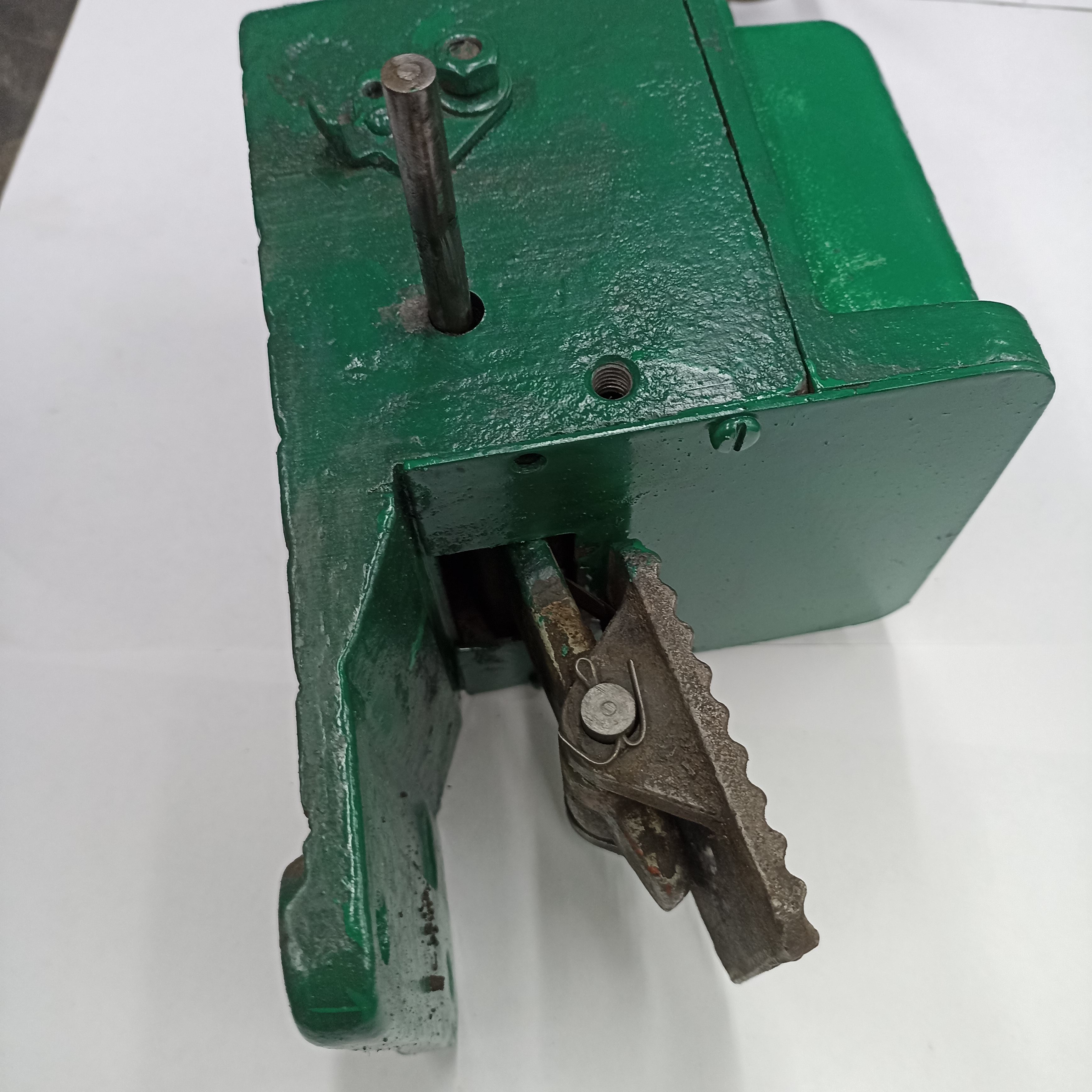 Металлический педальный выключатель для станка ПЭ-1МУ3 ~500V ТУ 16-522.089-77