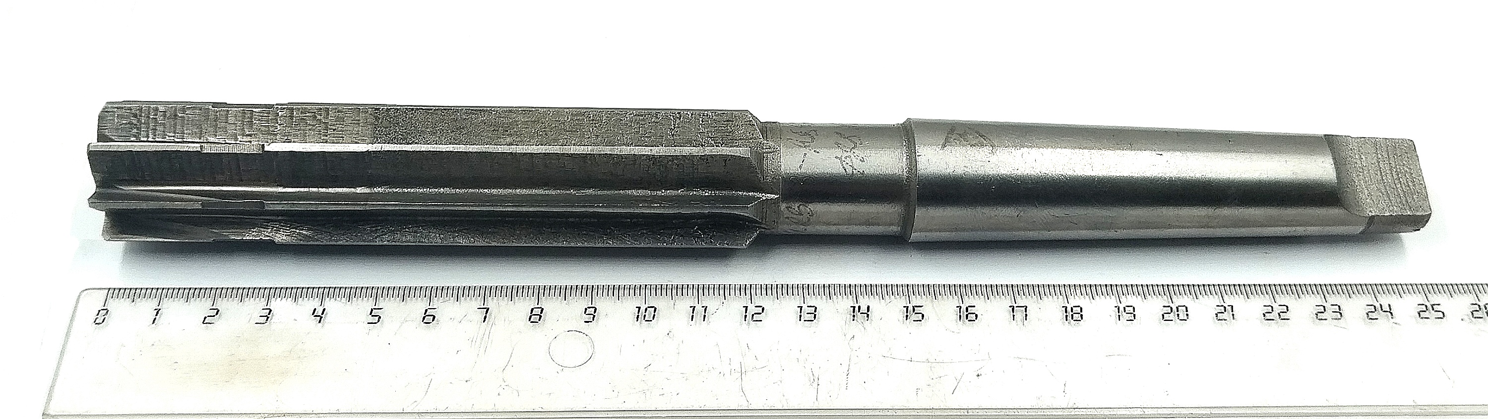 Развертка машинная d 28 к/х КМ3 АР6М5 Z=8 (Карандаш)