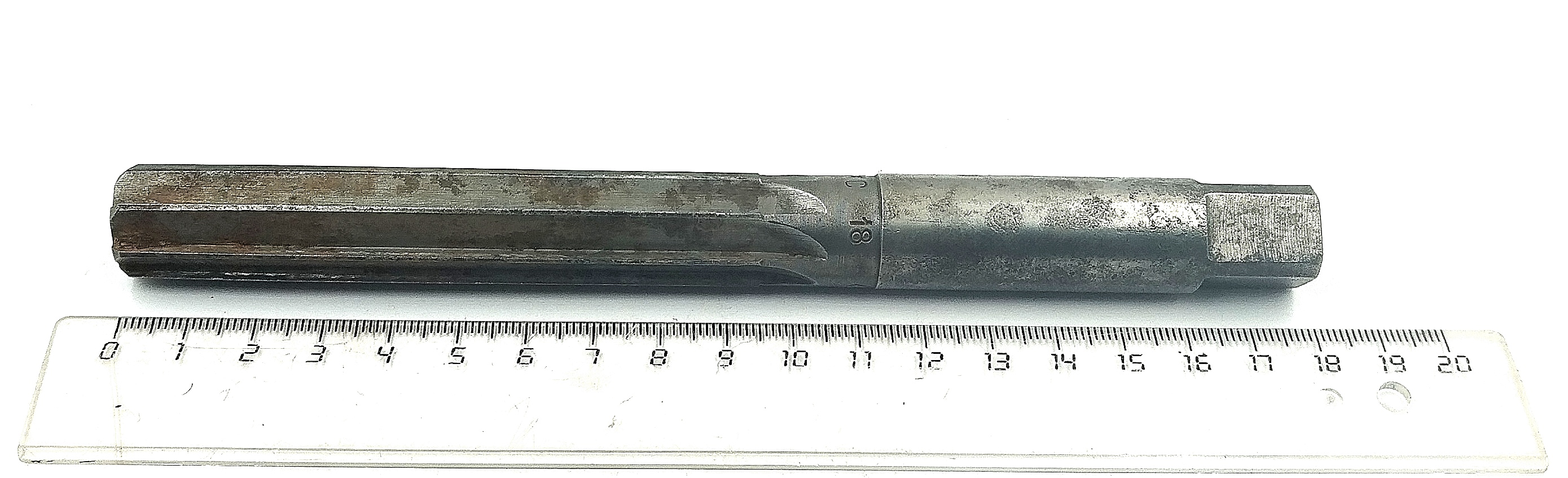 Развертка ручная d 18 №2 ц/х 9ХС Z=8