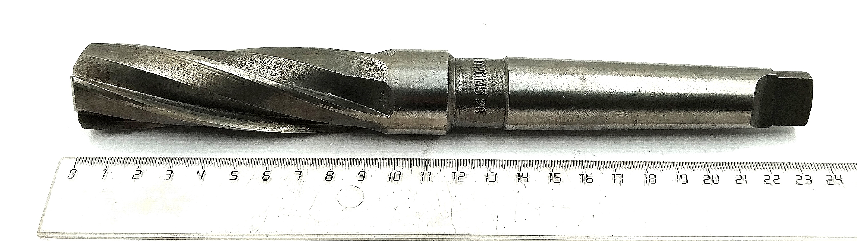 Зенкер цельный d 28 к/х КМ3 Z=4 Р6М5
