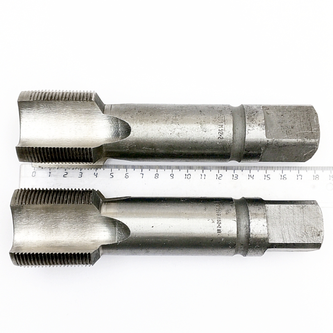 Метчик 2620-2301 (2620-2299) машинно-ручной М52х2,0 Р6М5 (комплект 2шт) ГОСТ 3266-81